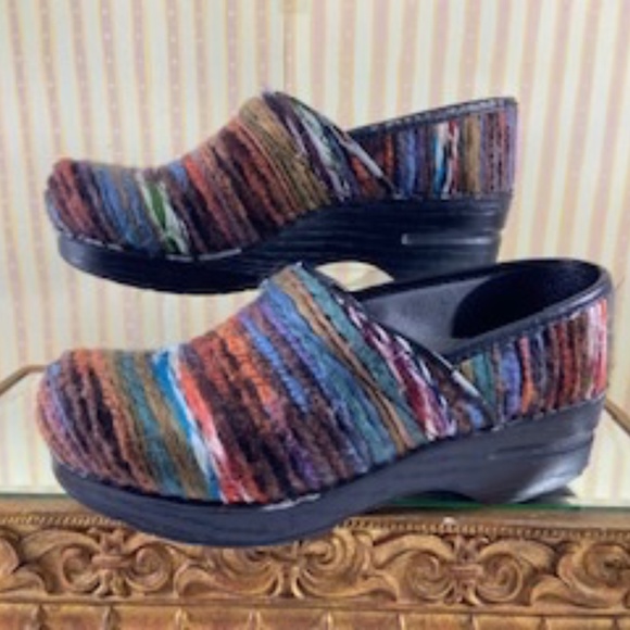 Dansko Clogs - Picture 3 of 16
